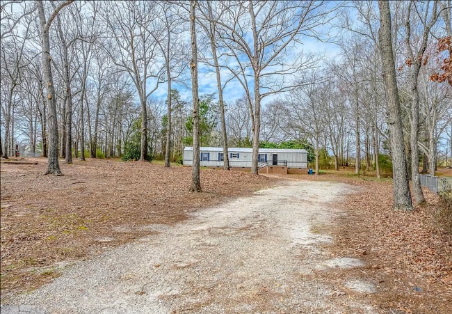 Building Photo - 312 Pinehaven Dr
