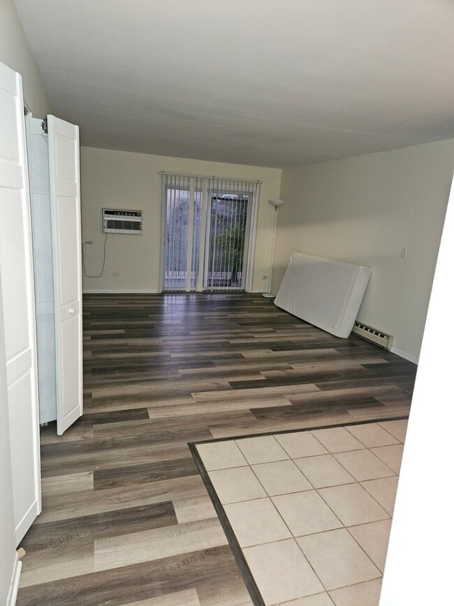 Foto del edificio - 737 Lippert Ln