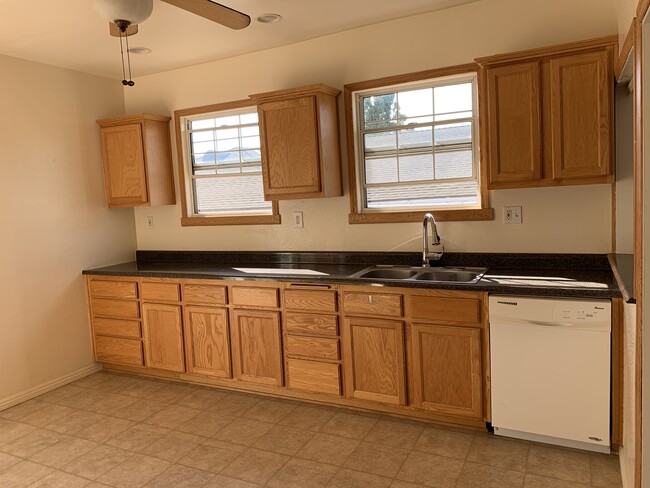 Building Photo - 358 Ximeno Ave