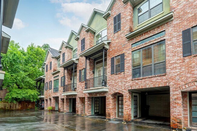 Foto del edificio - 2346 Camden Dr