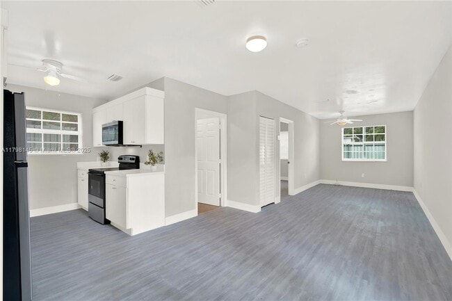 Building Photo - 10410 NW 28th Ave