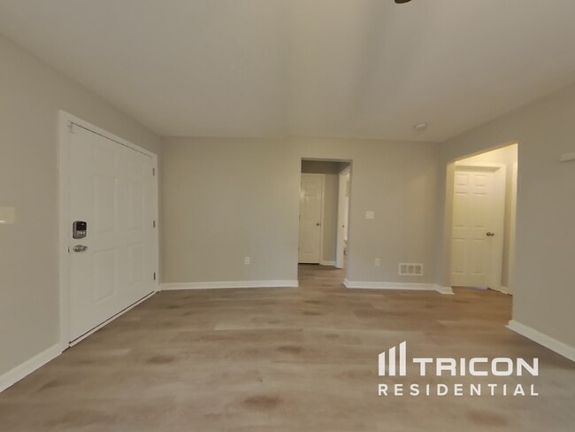 Building Photo - 27 Pleasant Forest Dr