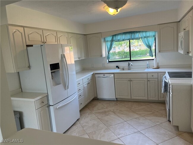 Building Photo - 819 Palm View Dr