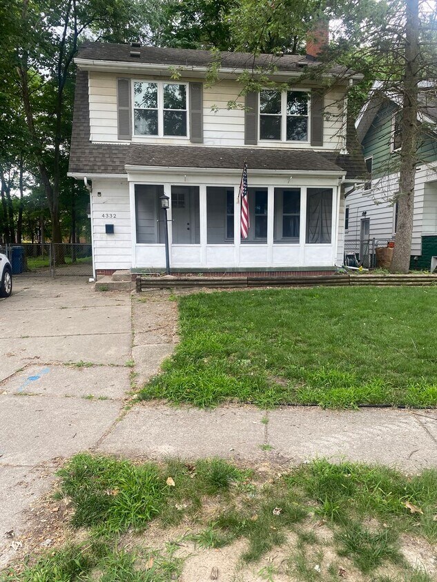 Primary Photo - **PRICE REDUCED **Newly renovated three be...