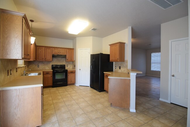 Building Photo - 6302 Bridgewood Dr