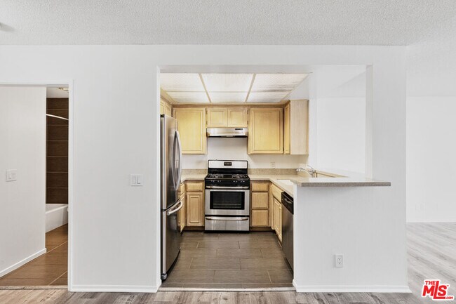 Foto del edificio - 6212 Fulton Ave