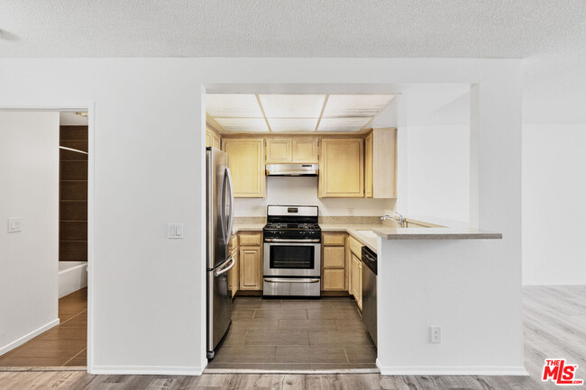 Foto del edificio - 6212 Fulton Ave