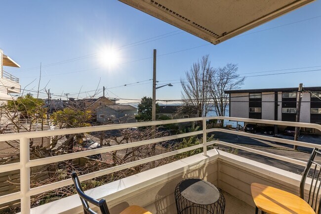 Foto del edificio - 3824 Beach Dr SW