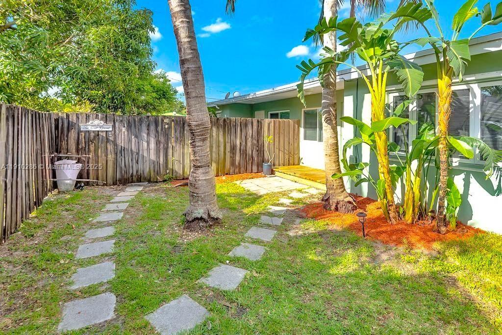 Foto principal - 1050 SW 30th St