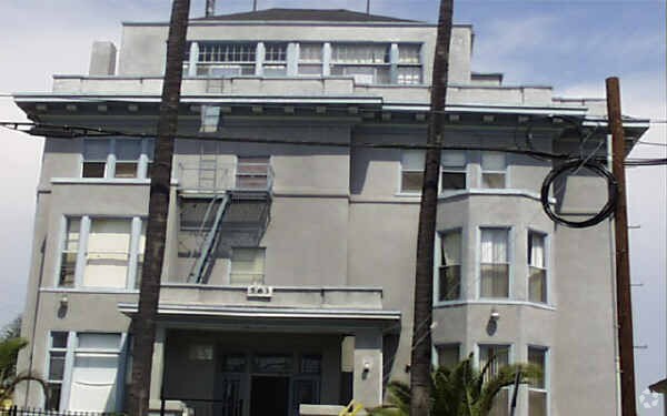 Building Photo - 563 22nd St