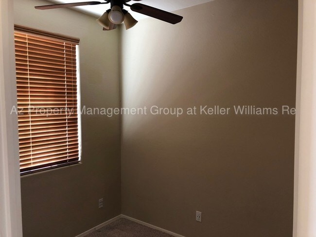 Foto del edificio - Goodyear 4 Bedroom with 3 car garage!