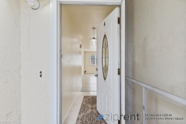Foto del edificio - 4 br, 2 bath 4plex - 1935 Kinross Way, San...