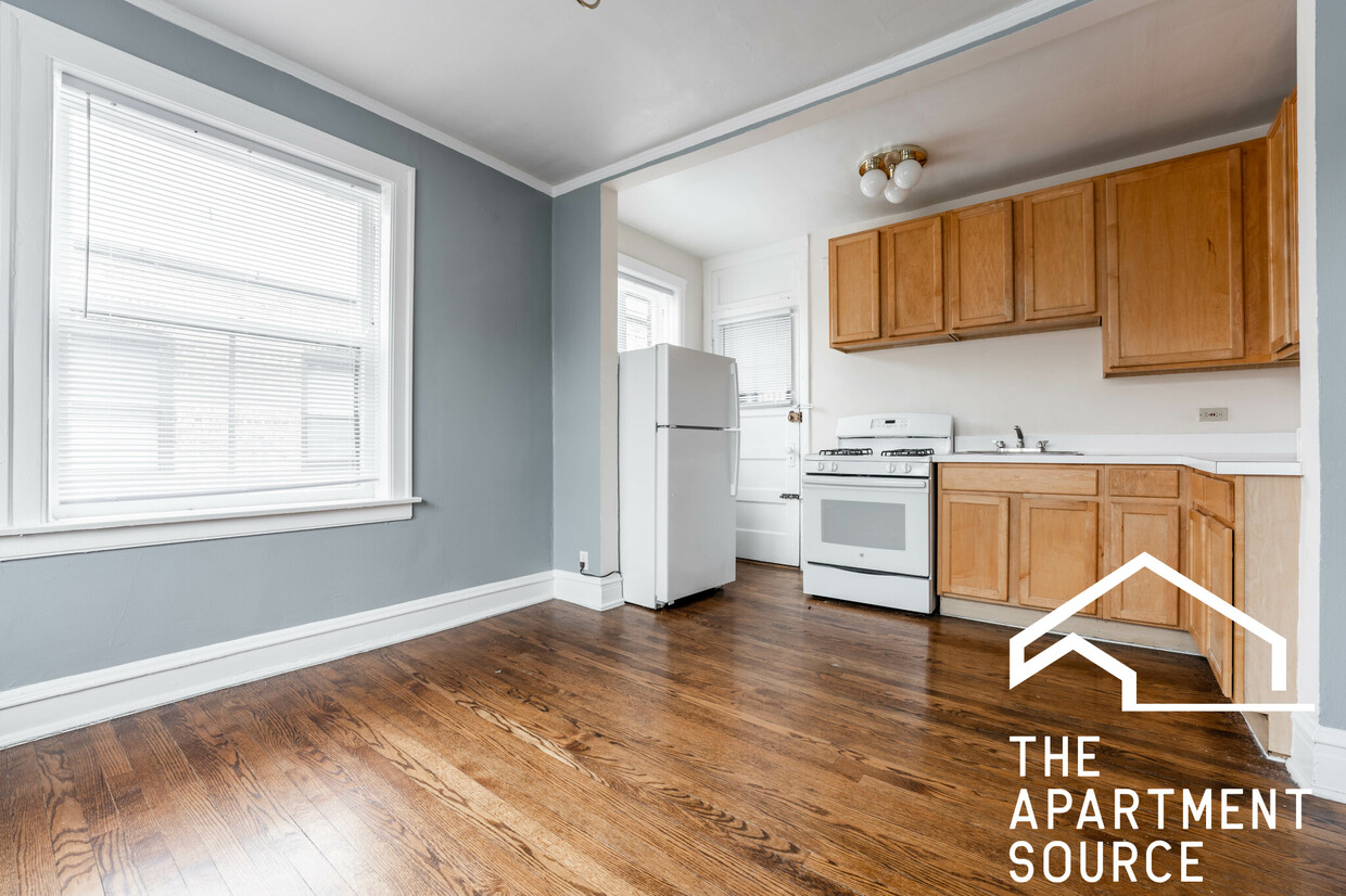 Primary Photo - 1702 W Albion Ave