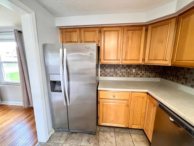 Building Photo - Sewickley - 3 Bedroom 2 Bathroom - Charmin...