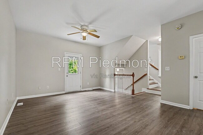 Foto del edificio - 740 Prince Pl NW
