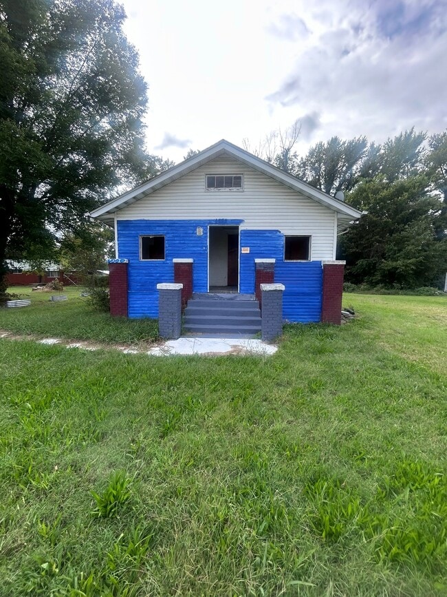 Building Photo - 6000 Old Missouri Ave