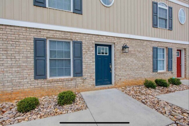 Photo - 35 Gloucester Dr Townhome