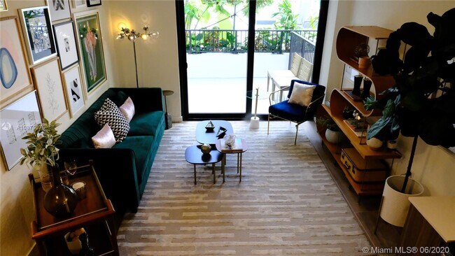 Foto del edificio - 6320 SW 8th St
