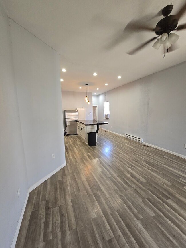 Foto del edificio - Three Bedroom Duplex located Near Washingt...