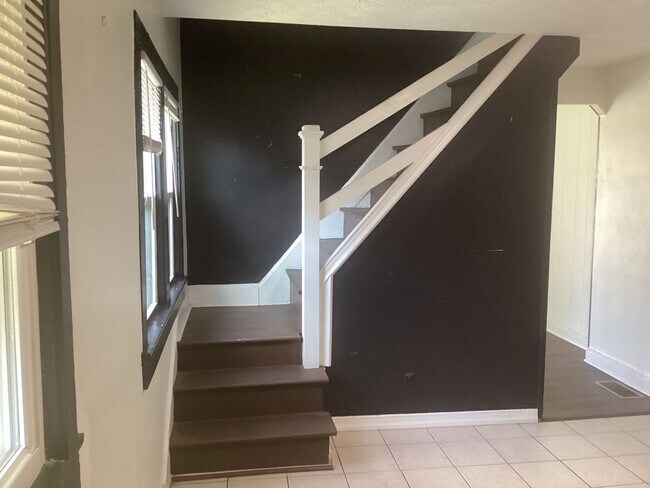 Foto del edificio - 3831 E 11th St