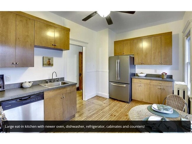 Building Photo - 2210 Polk St NE