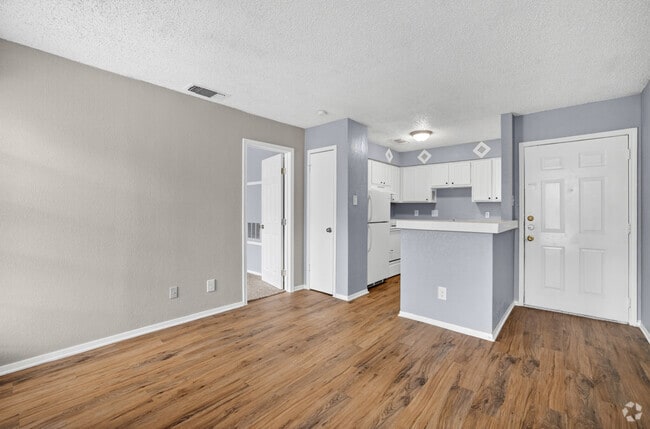 1BR, 1BA - 400SF - 1400 North