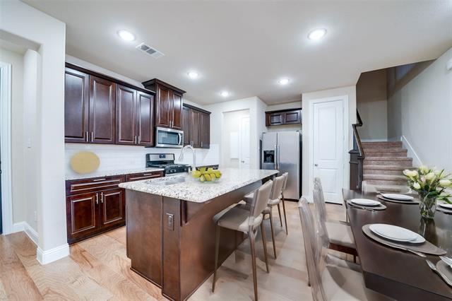 Foto del edificio - 4560 Titus Cir