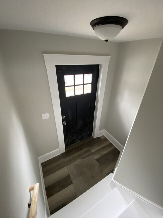 Cushing Street Triplex Condo for Rent in Dover, NH