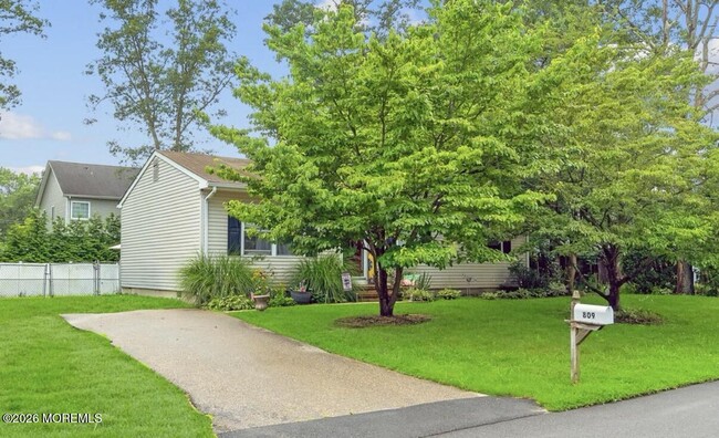 Foto del edificio - 809 Clifton St