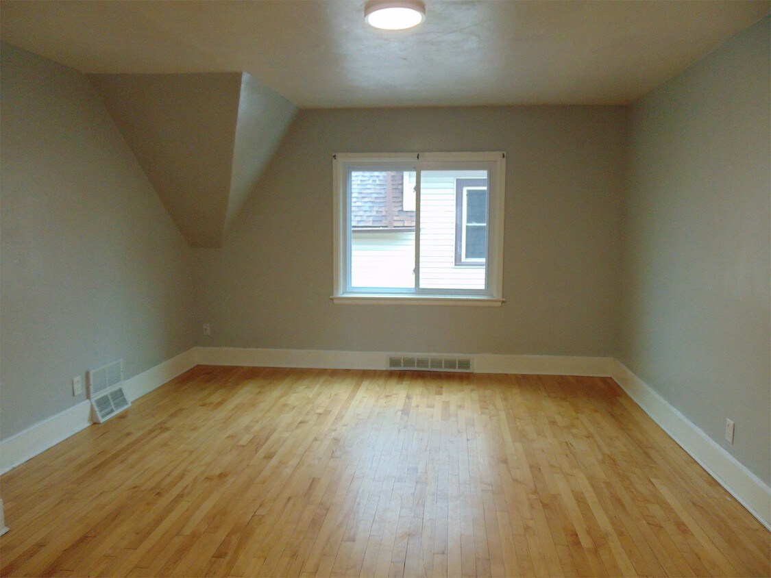 Primary Photo - 1125 Harvey St
