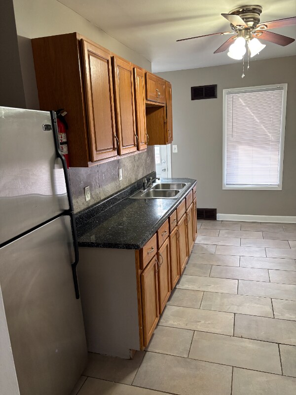 Foto del edificio - 3827 Corby St