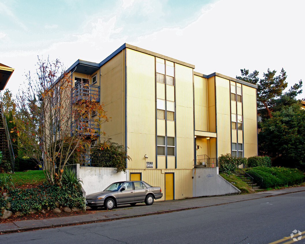 Building Photo - 5520 15th Ave NE