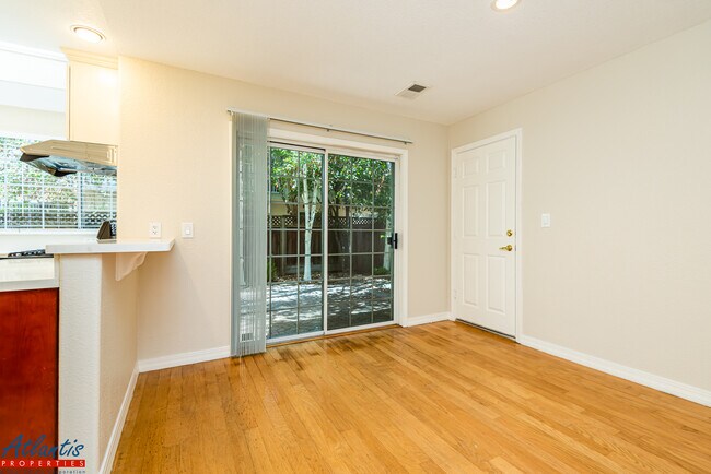 Building Photo - 2062 Rialto Ct