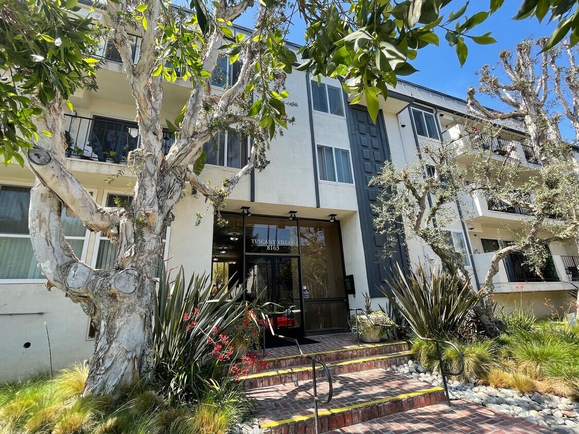 Foto principal - 2bd 2ba in a Great Community of Playa Vista