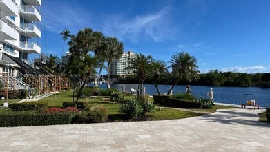 Building Photo - 888 Intracoastal Dr