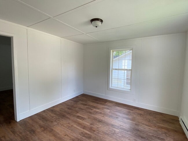 Building Photo - Newly remodeled home is located in Lancast...