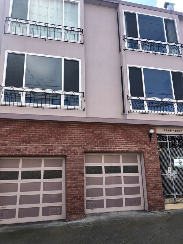 Foto principal - 2565 Greenwich St