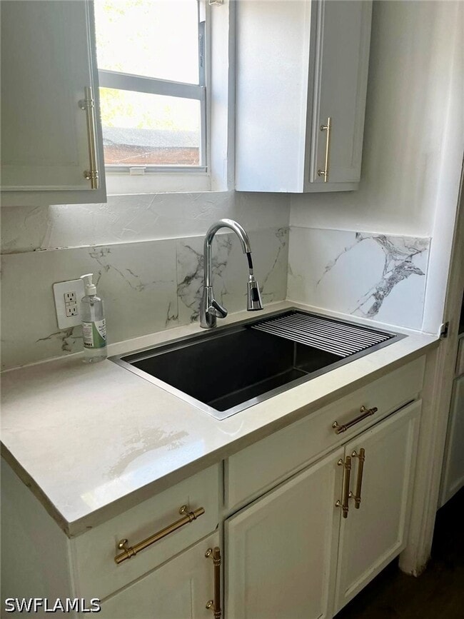 Foto del edificio - 5419 Coronado Pkwy