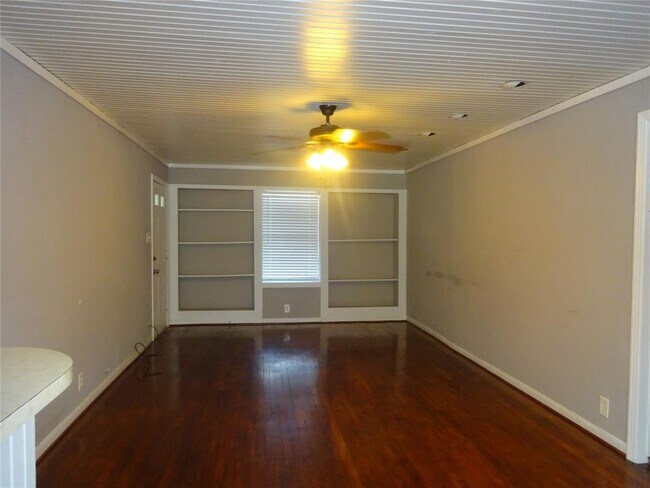 Building Photo - 5514 Aspen St