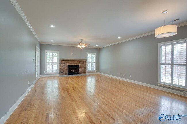 Foto del edificio - 3015 Willow Trace Cir