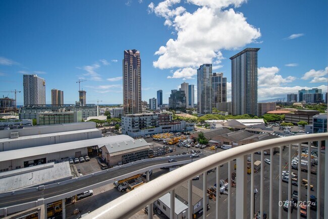 Foto del edificio - ONE ARCHER LANE - 2 bd 2 ba 1 pkg $2400