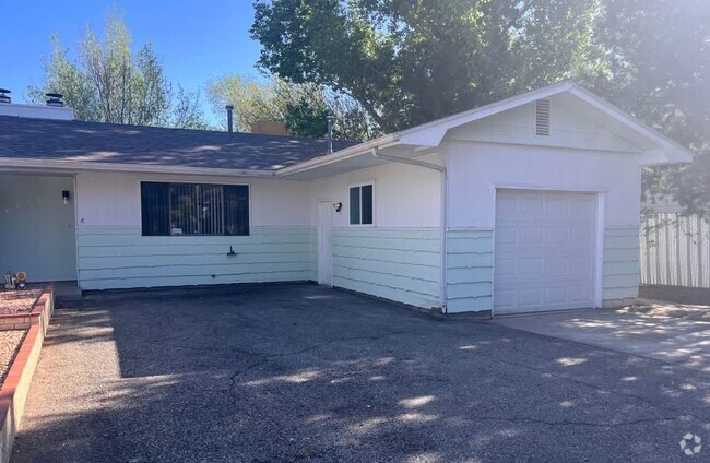 Building Photo - 3253 Castaneda Dr