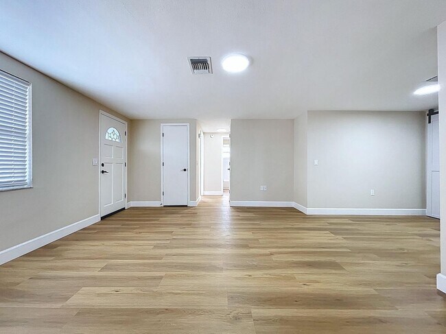 Building Photo - 4326 Westwood Dr