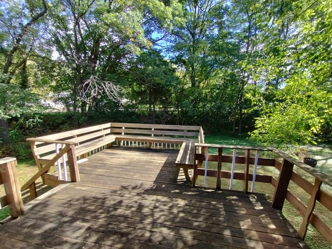 Back yard with deck - 2407 Wander Ct