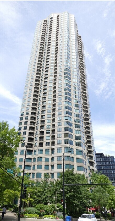 Foto principal - 400 N La Salle Dr