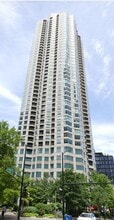 Building Photo - 400 N La Salle Dr