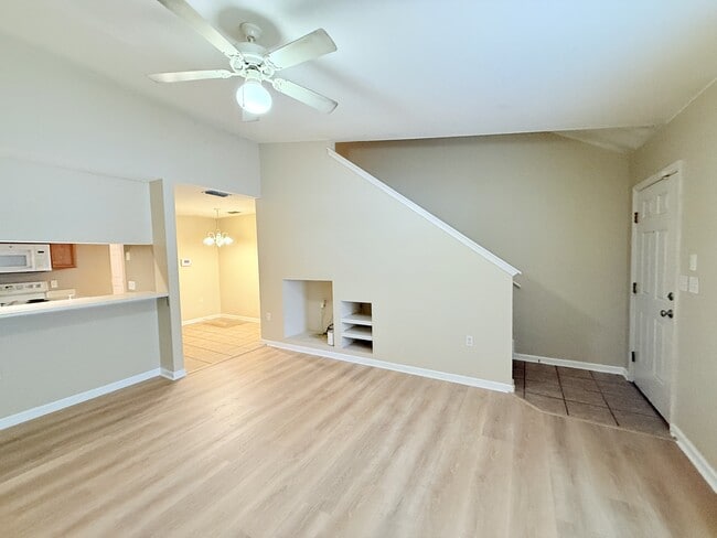 Foto del edificio - 2738 W Tharpe St