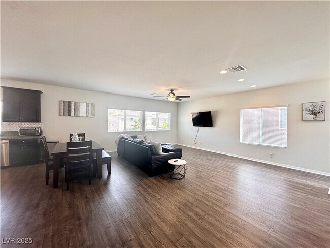 Foto del edificio - 5630 Aspen Heights Dr