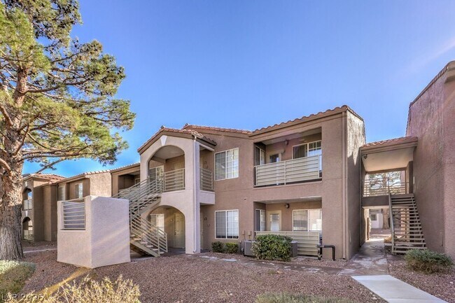 Building Photo - 2111 Sealion Dr