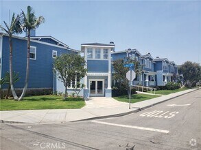 Building Photo - 221 Aviation Pl